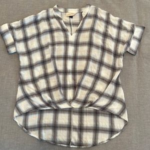 Universal Thread short sleeve top. Size XS.